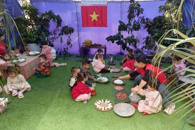 NGÀY 18/12: GẶP GỠ GIAO LƯU VỚI CHÚ BỘ ĐỘI – CHƠI TRÒ CHƠI – ĂN CƠM NẮM